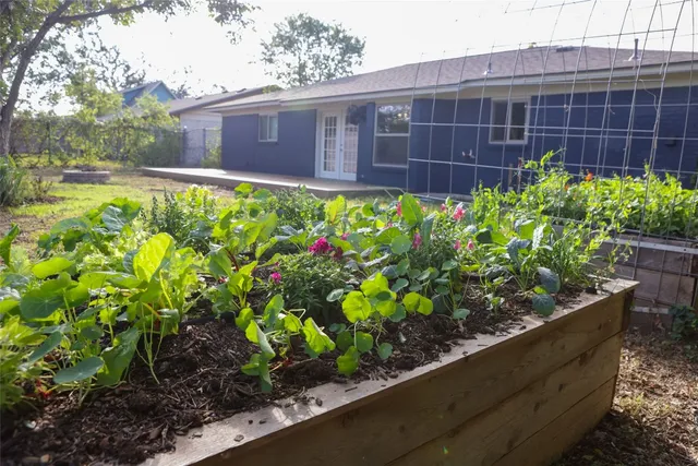 $2,700 | 4815 Oldfort Hill Drive, Austin, TX 78723