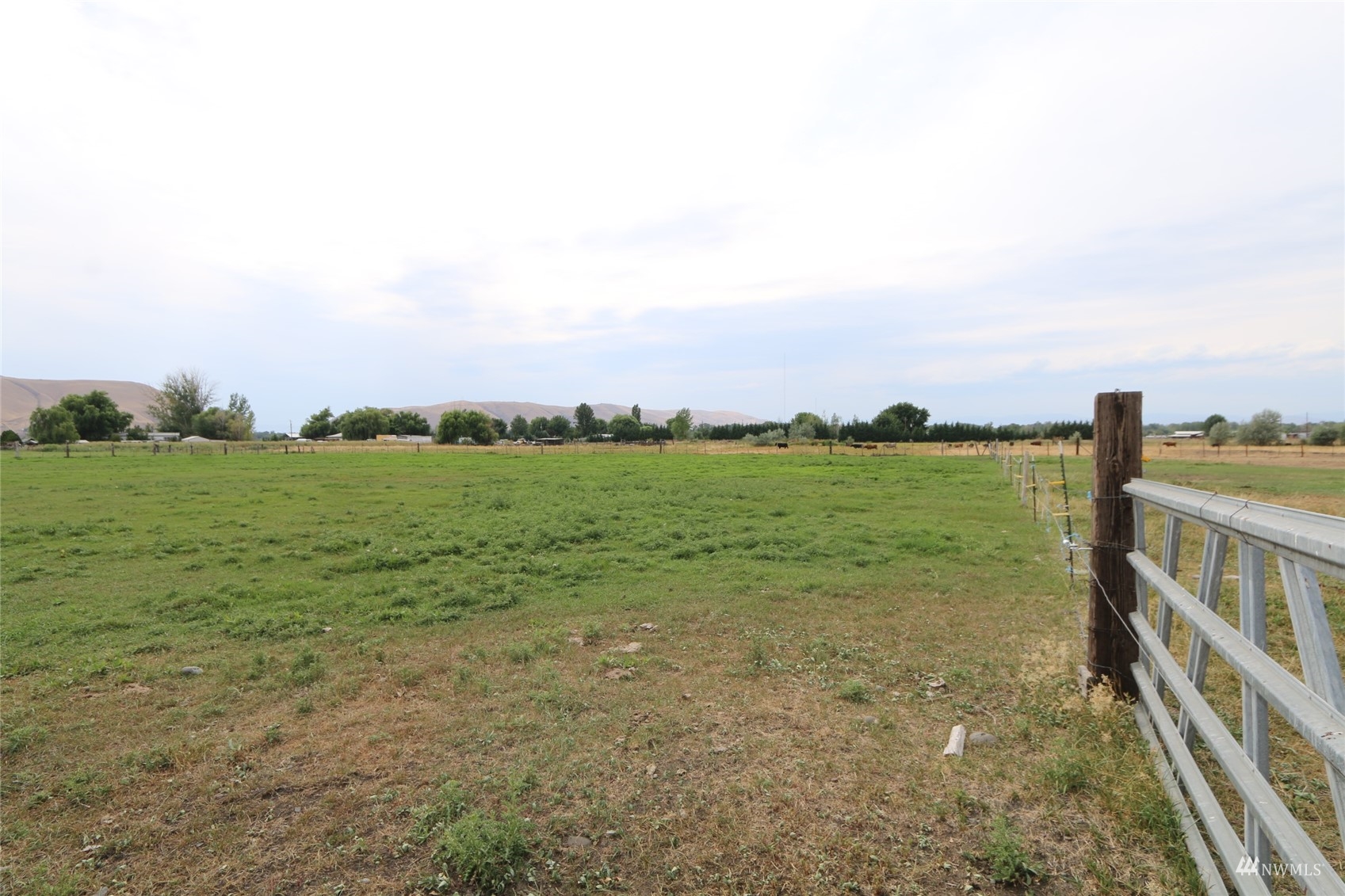 -nna South Birchfield Road Yakima, WA 98901 - Photo 4 of 4 a view of an ocean with a city view