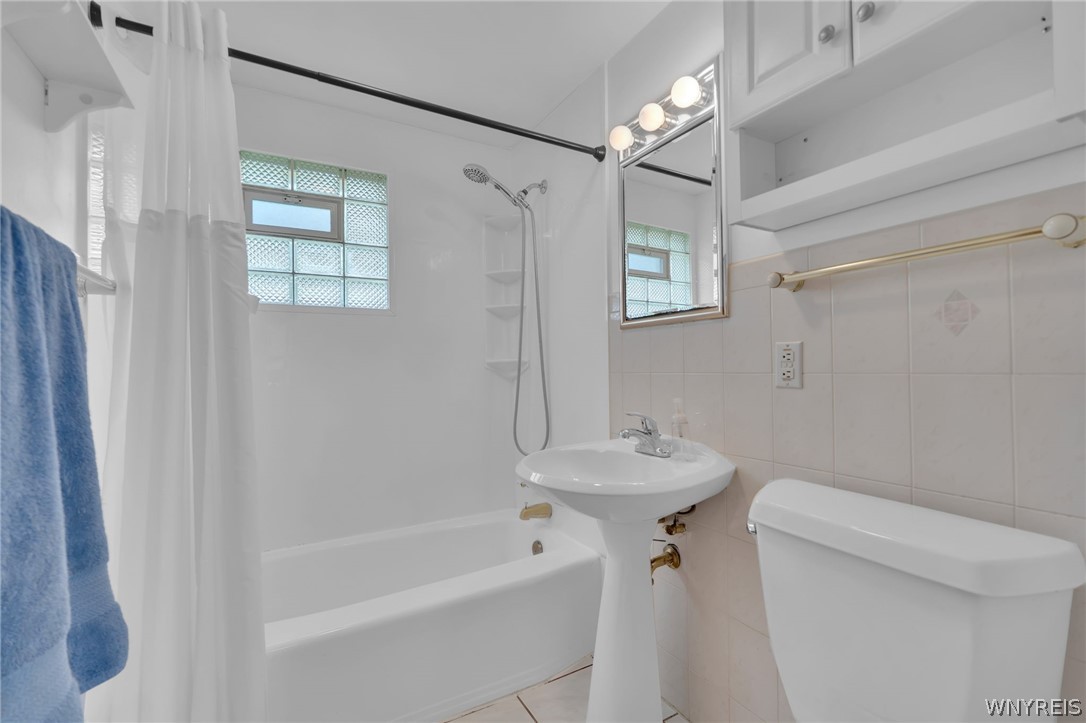 208 Bennington Road Amherst, NY 14226 - Photo 21 of 41