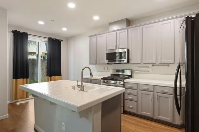 $370,000 | 7515 Sheldon Road, Unit 4103, Elk Grove, CA 95758