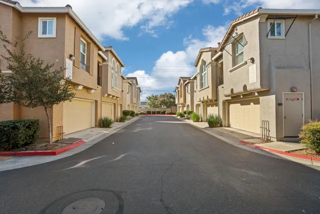 $370,000 | 7515 Sheldon Road, Unit 4103, Elk Grove, CA 95758