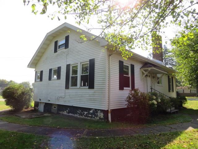 481 Cecil-Henderson Road Cecil, PA 15321 - Photo 3 of 33 a front view of a house with garden