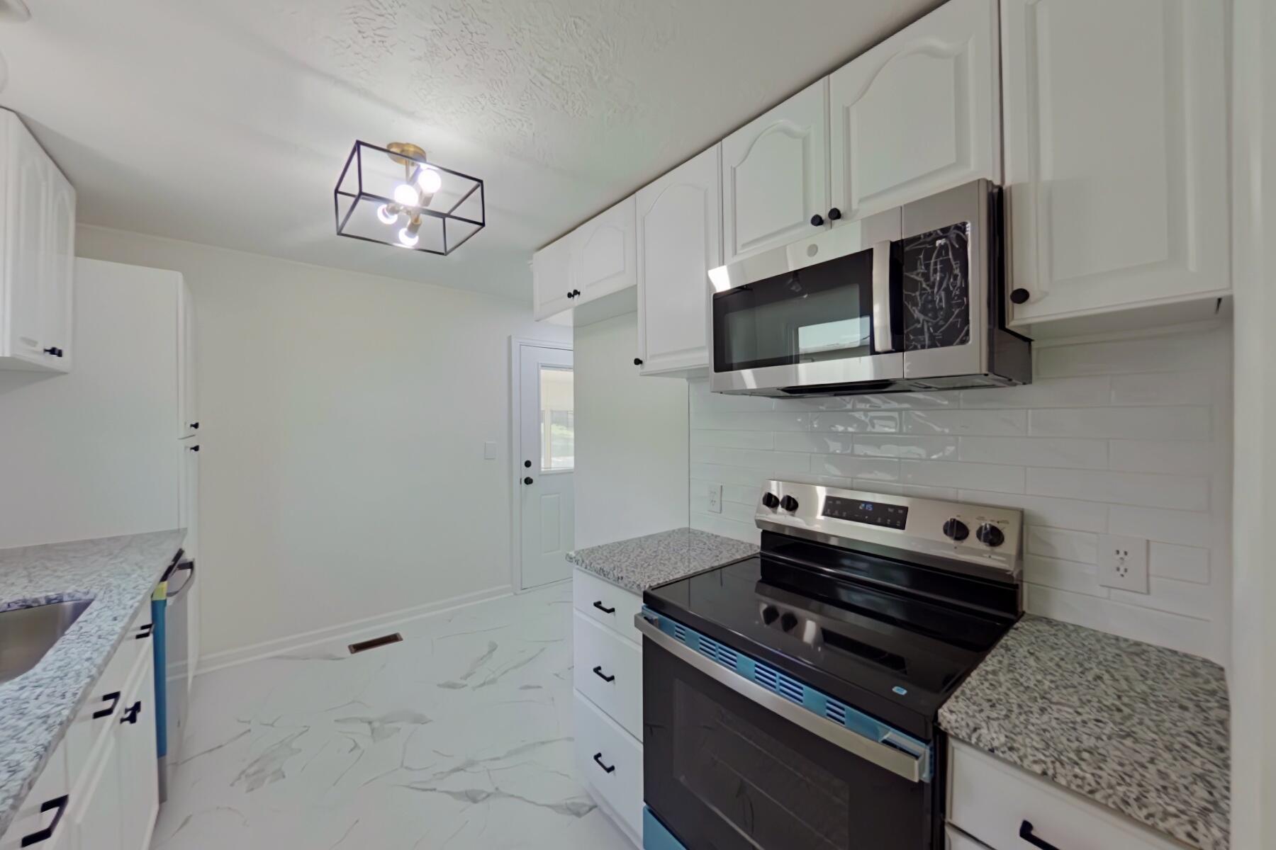 2404 Ruby Drive Augusta, GA 30906 - Photo 9 of 22 Kitchen