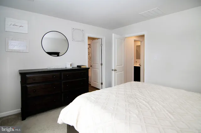 $340,000 | 32 Burr Street, Williamstown, NJ 08094