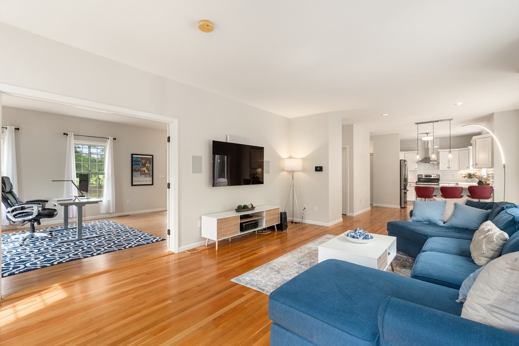 419 Hudson Road Sudbury, MA 01776 - Photo 9 of 42