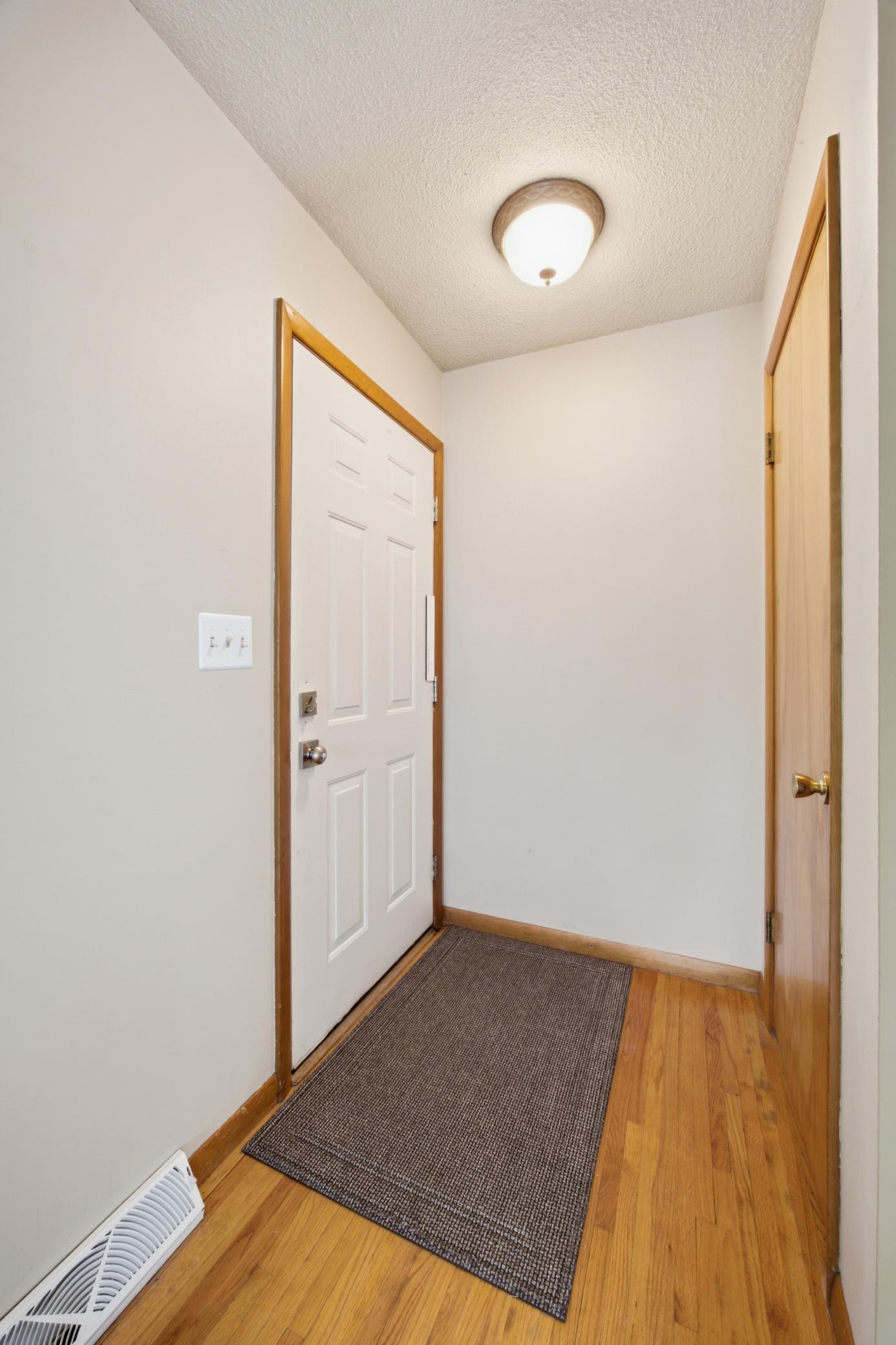 809 19th Street North Moorhead, MN 56560 - Photo 5 of 38