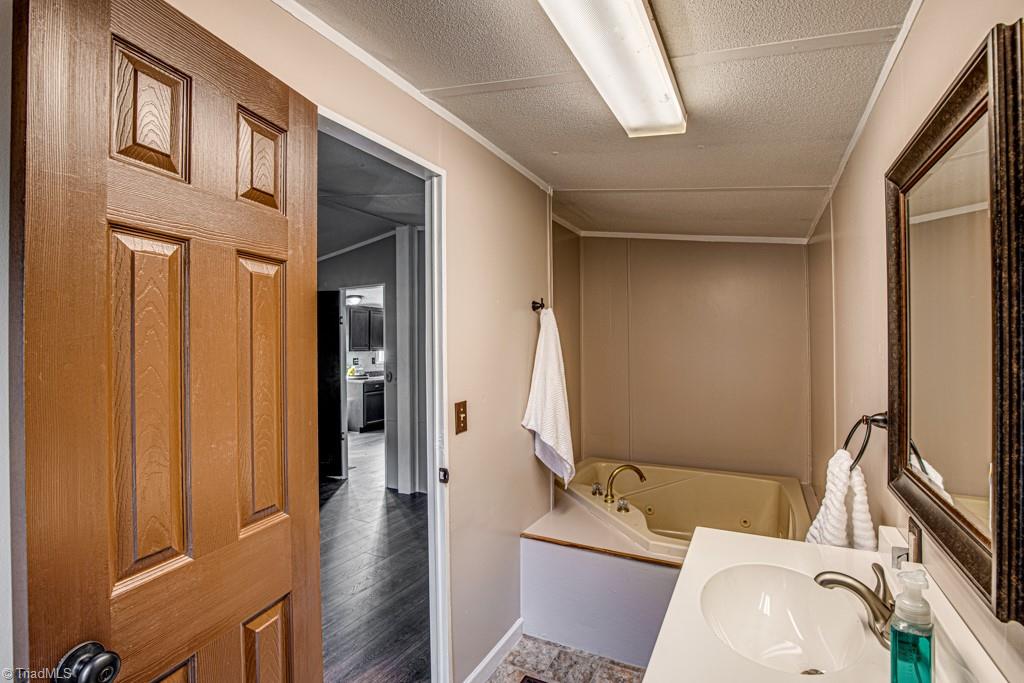 543 George Hege Road Lexington, NC 27295 - Photo 18 of 40 Gallery Image 18