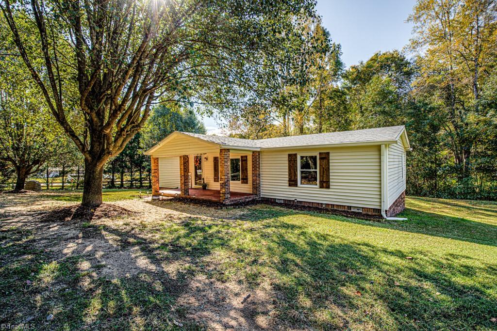 543 George Hege Road Lexington, NC 27295 - Photo 3 of 40 Gallery Image 3