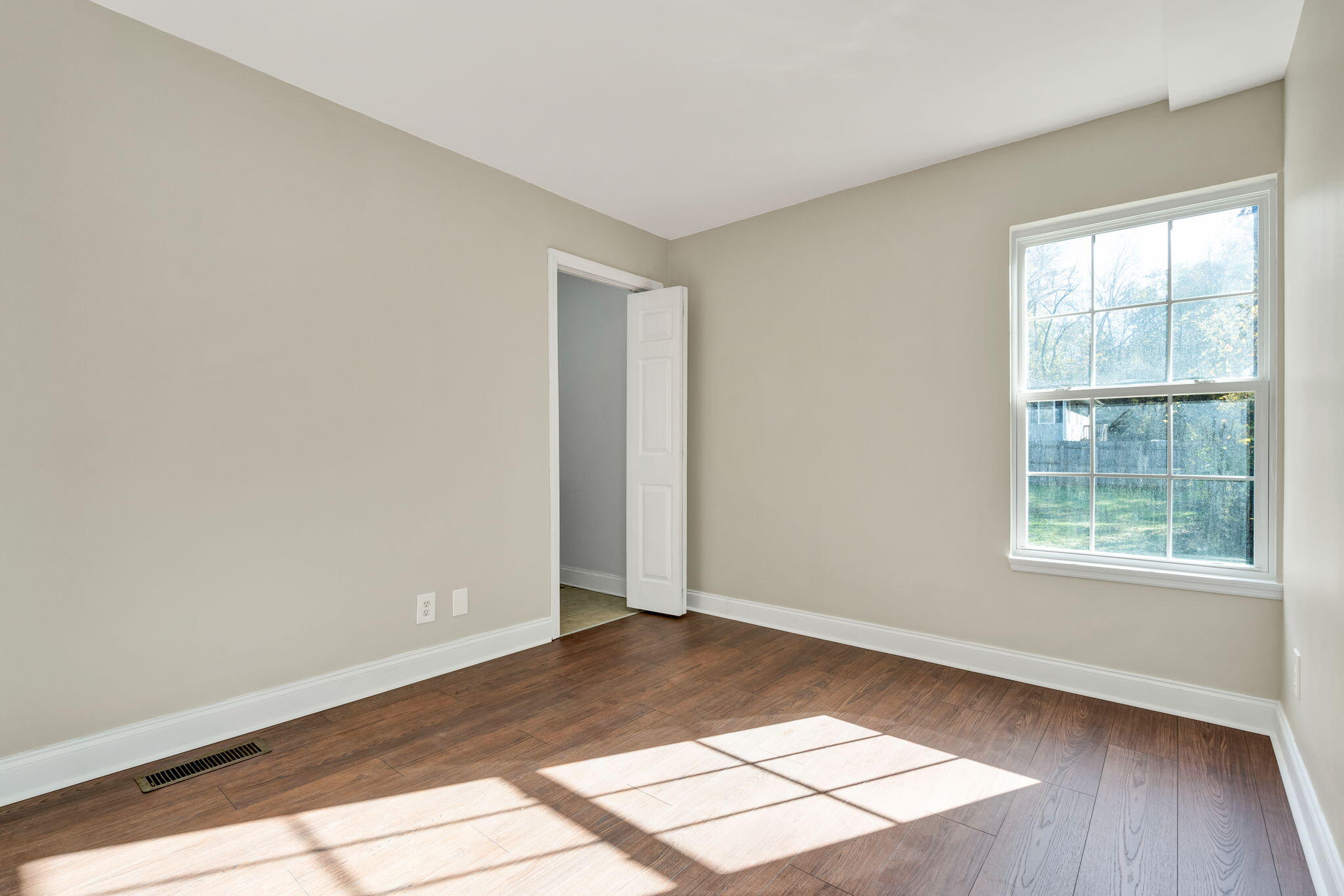 1462 Morris Hill Road Chattanooga, TN 37421 - Photo 8 of 28 11-web-or-mls-DSC00017