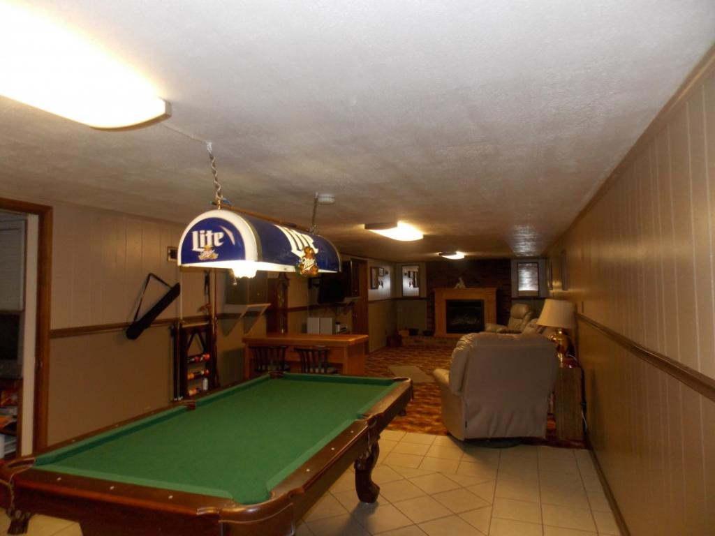 20 Spring Valley Road Bristol, VA 24201 - Photo 16 of 22 room for pool table