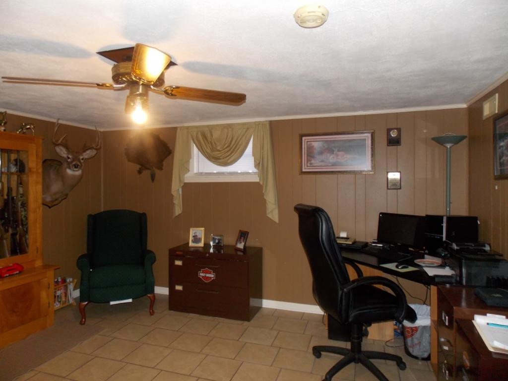 20 Spring Valley Road Bristol, VA 24201 - Photo 17 of 22 bedroom or office