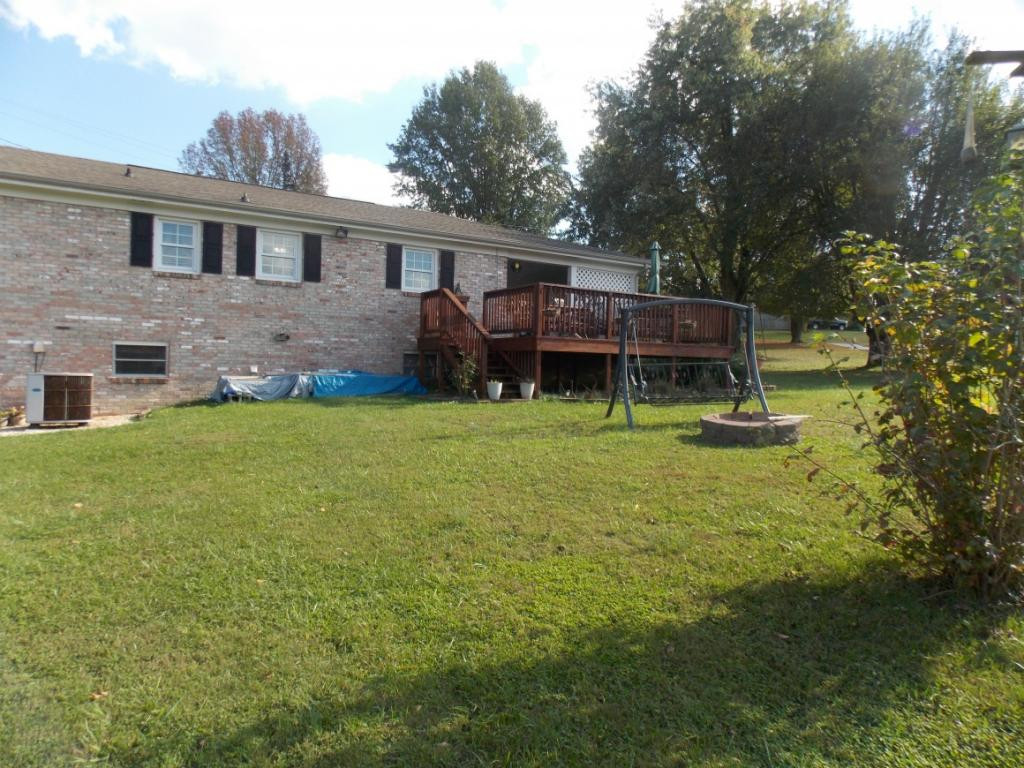 20 Spring Valley Road Bristol, VA 24201 - Photo 19 of 22 nice deck on back