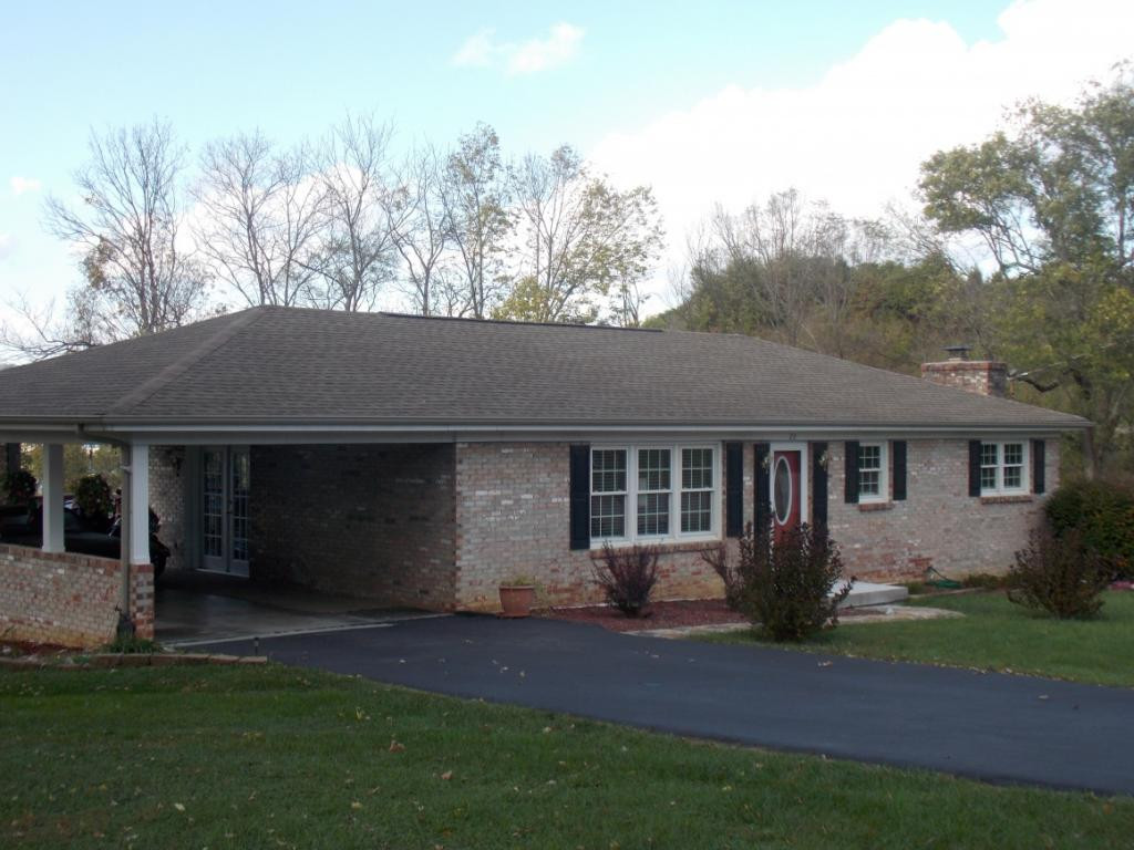 20 Spring Valley Road Bristol, VA 24201 - Photo 2 of 22 Architectural Shingle roof