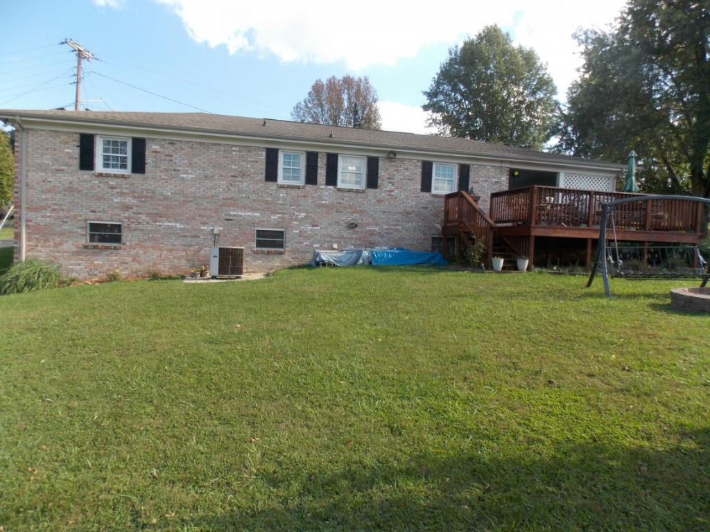 20 Spring Valley Road Bristol, VA 24201 - Photo 3 of 22 walk out basement