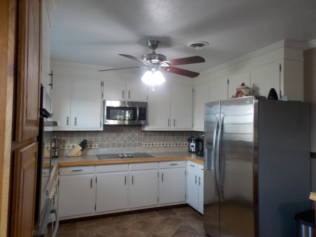 20 Spring Valley Road Bristol, VA 24201 - Photo 7 of 22 updated kitchen