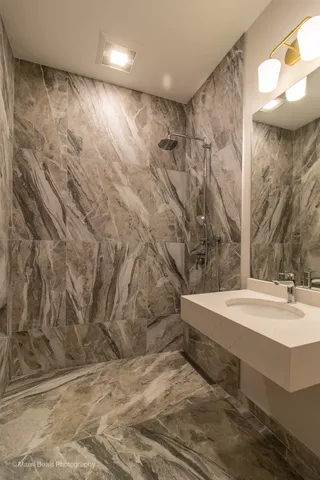 $589,000 | 6747 South Langley Avenue, Chicago, IL 60637