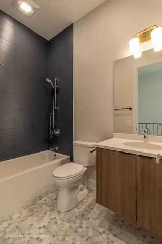 $589,000 | 6747 South Langley Avenue, Chicago, IL 60637