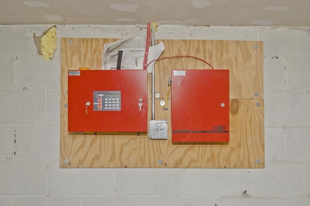 298 Oakland Street Springfield, MA 01108 - Photo 33 of 38 view of building