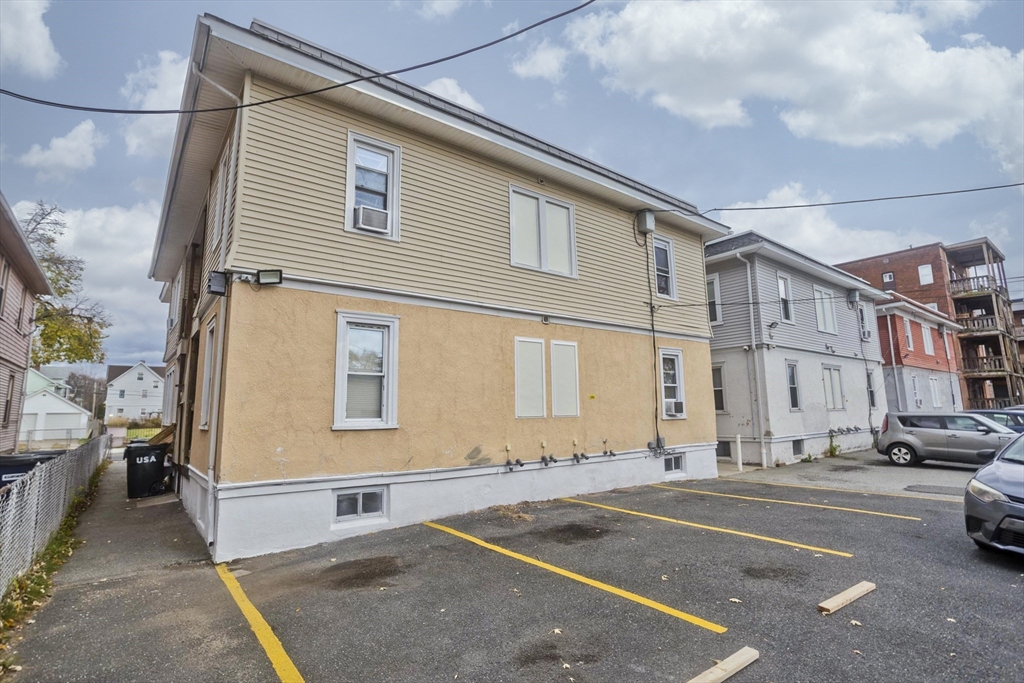 298 Oakland Street Springfield, MA 01108 - Photo 35 of 38 a view of a street in a building