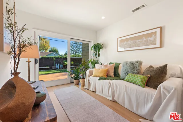 $9,900 | 11314 Homedale Street, Los Angeles, CA 90049