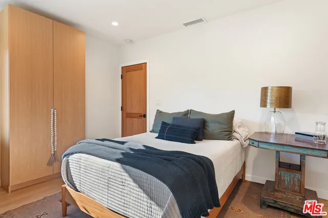 $9,900 | 11314 Homedale Street, Los Angeles, CA 90049