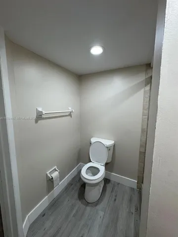 $2,000 | 8051 South Colony Circle, Unit 210, Tamarac, FL 33321