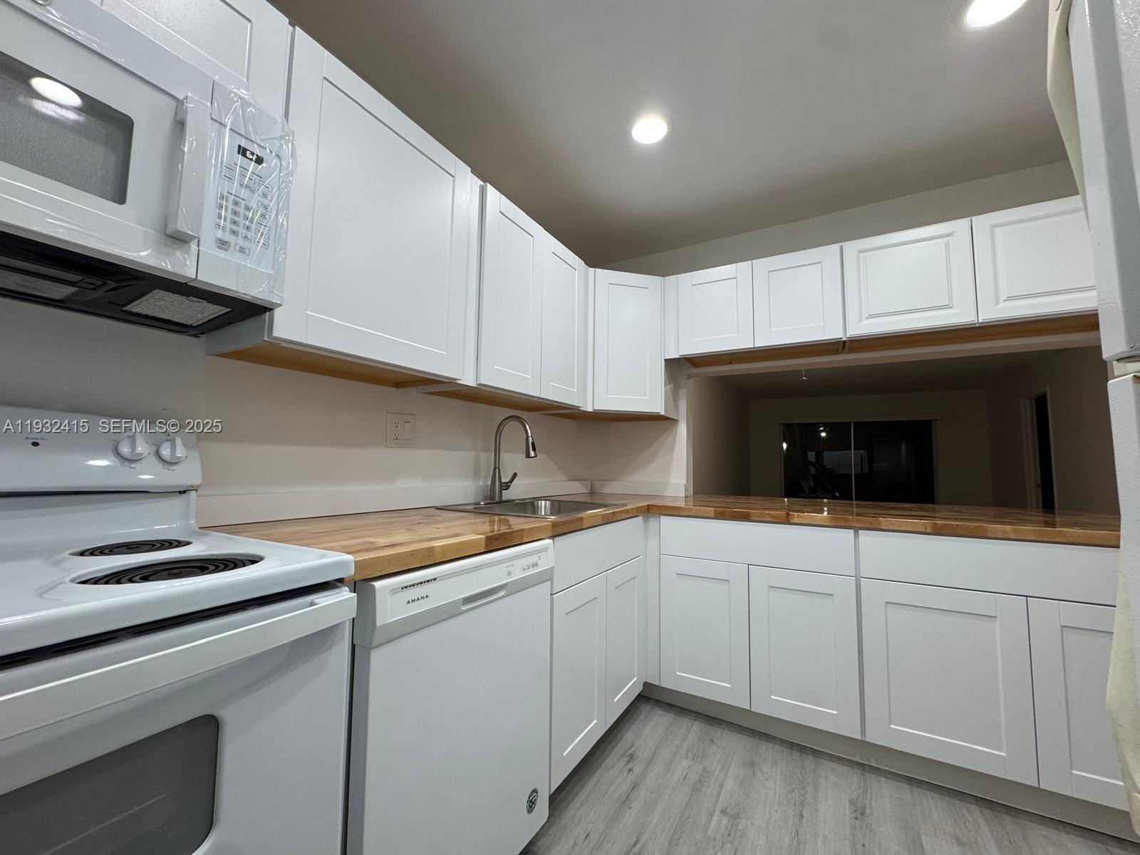 8051 South Colony Circle, Unit 210 Tamarac, FL 33321 - Photo 3 of 17