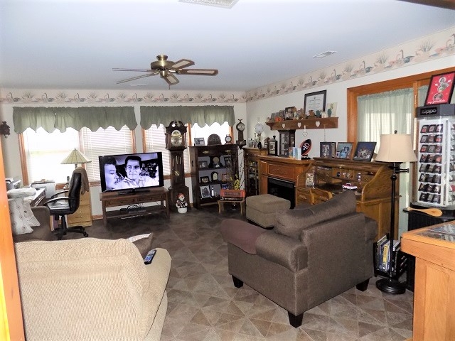 1404 Cherry Lane Decatur, IN 46733 - Photo 10 of 36 Gallery Image 10