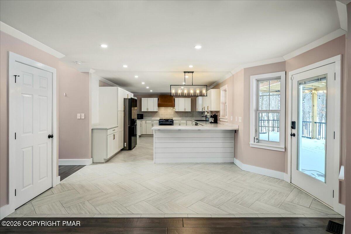 140 Alcott Lane Effort, PA 18330 - Photo 17 of 54 dining into kitchen