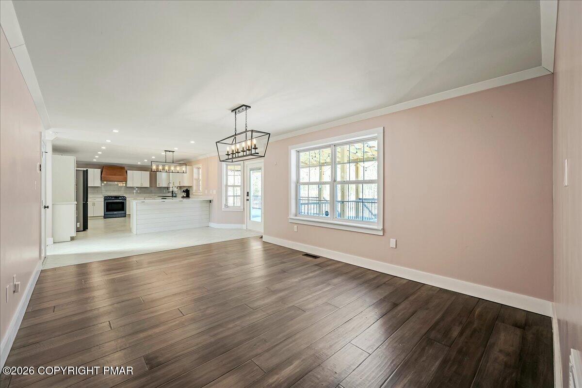 140 Alcott Lane Effort, PA 18330 - Photo 23 of 76 31-HomeView_Media-140_Alcott_Ln