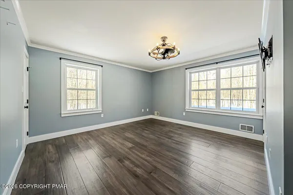 $649,900 | 140 Alcott Lane, Effort, PA 18330