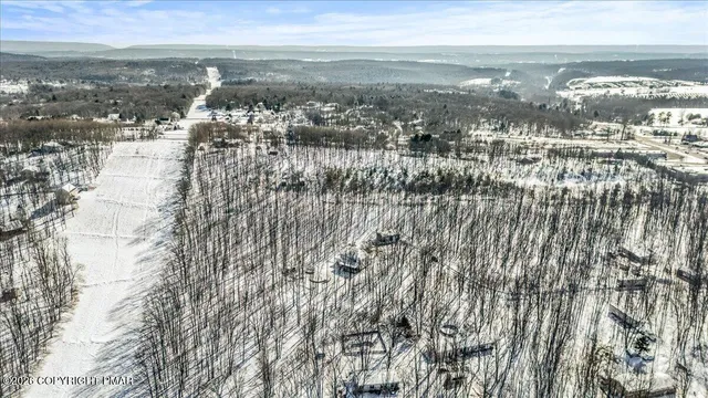 $690,000 | 140 Alcott Lane, Effort, PA 18330