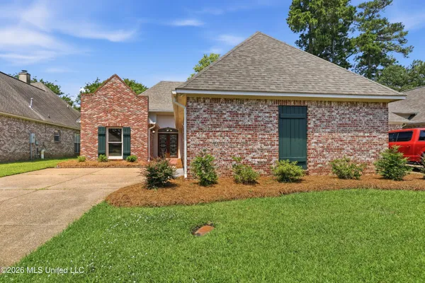 $362,500 | 707 Versailles Drive, Ridgeland, MS 39157