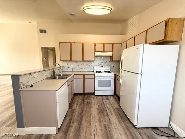 $1,035 | 4648 Krissylouise Way, Unit C, Las Vegas, NV 89121
