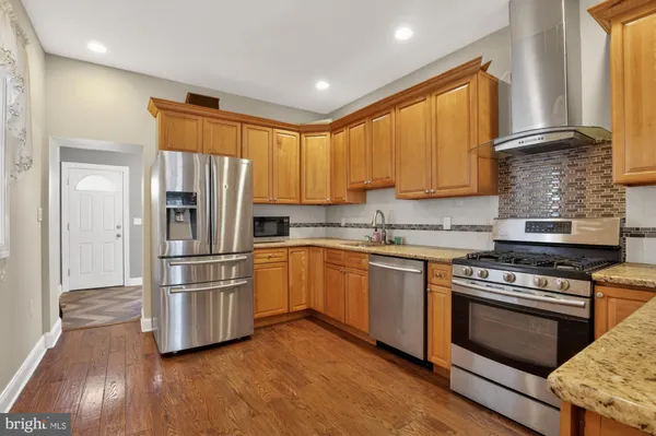 $2,095 | 3408 Richmond Street, Philadelphia, PA 19134