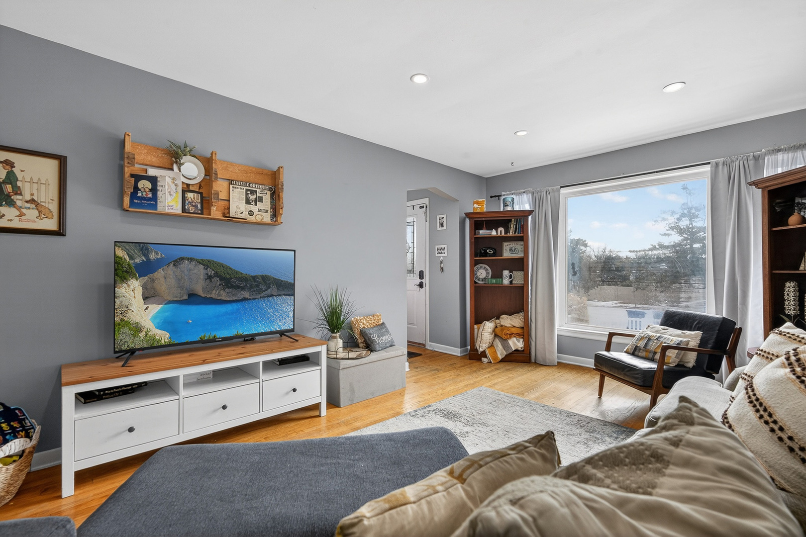 323 East Butterfield Road Elmhurst, IL 60126 - Photo 3 of 22