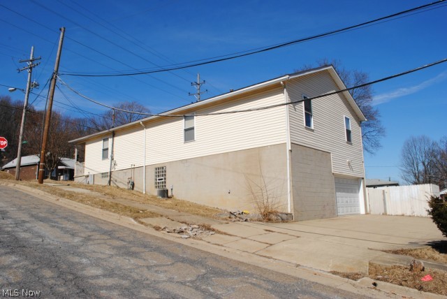 1813 Manchester Road Akron, OH 44314 - Photo 2 of 14
