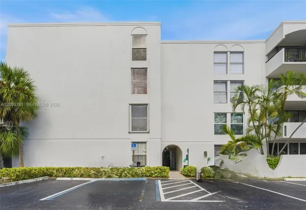 $2,150 | 2160 Southwest 16th Avenue, Unit 417, Miami, FL 33145