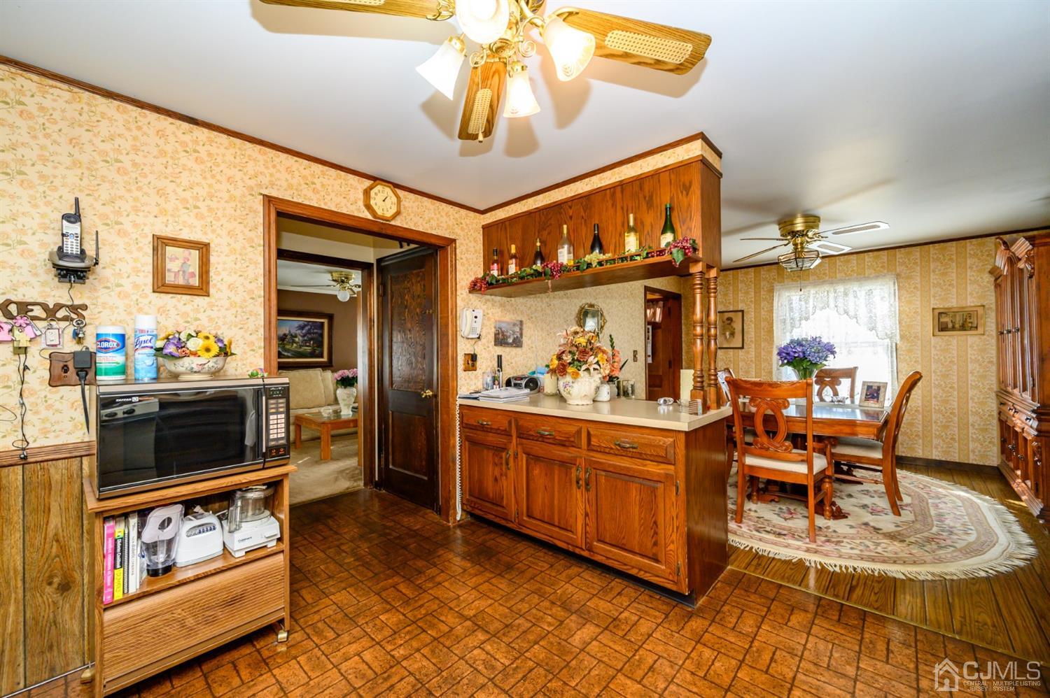 152 Georges Road Dayton, NJ 08810 - Photo 15 of 32 Gallery Image 15