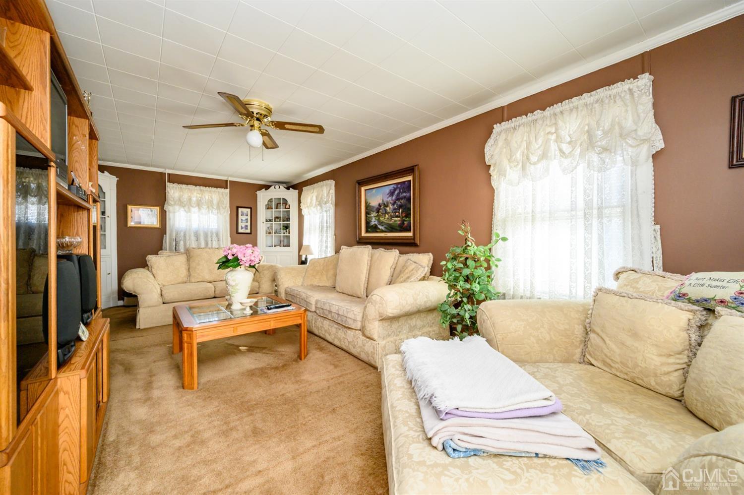 152 Georges Road Dayton, NJ 08810 - Photo 4 of 32 Gallery Image 4
