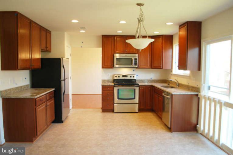 8439 Brock Bridge Road Laurel, MD 20724 - Photo 8 of 29 Kitchen