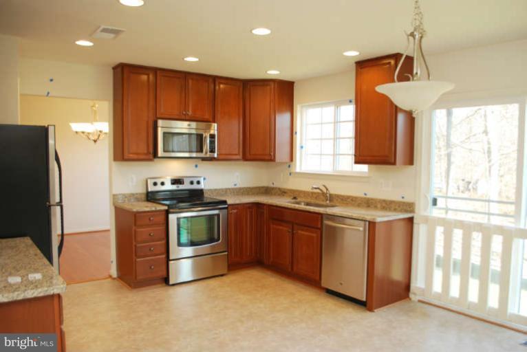 8439 Brock Bridge Road Laurel, MD 20724 - Photo 9 of 29 Kitchen
