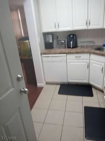 $1,650 | 662 Bloomfield Avenue, Unit 1, Verona, NJ 07044