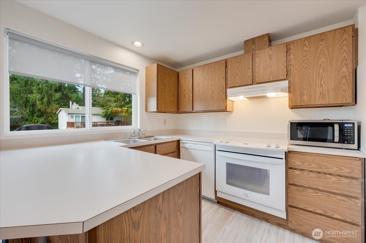 16904 23rd Avenue Southeast Bothell, WA 98012 - Photo 13 of 30