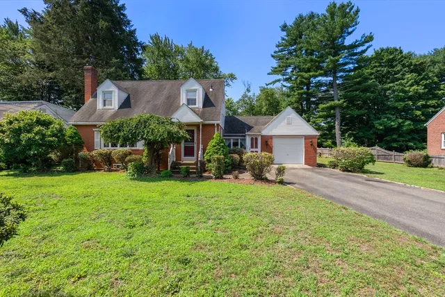 $379,900 | 354 Rowley Street, Agawam, MA 01001
