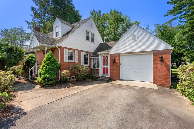 $379,900 | 354 Rowley Street, Agawam, MA 01001