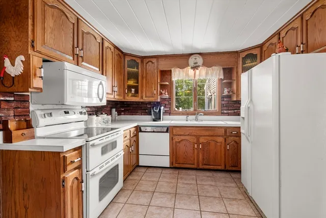 $379,900 | 354 Rowley Street, Agawam, MA 01001