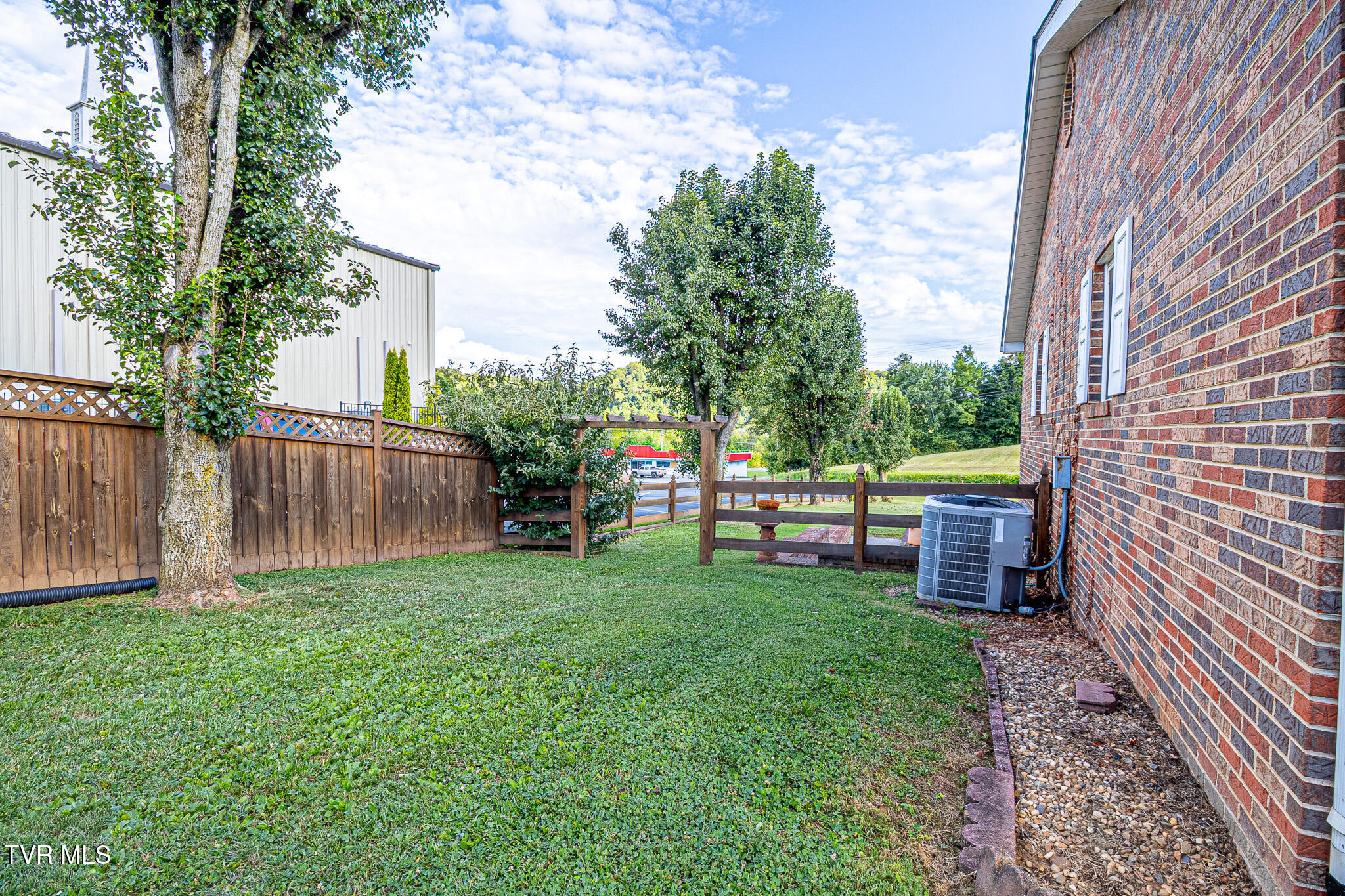 4253 Carters Valley Road Church Hill, TN 37642 - Photo 32 of 43 673A6408-HDR