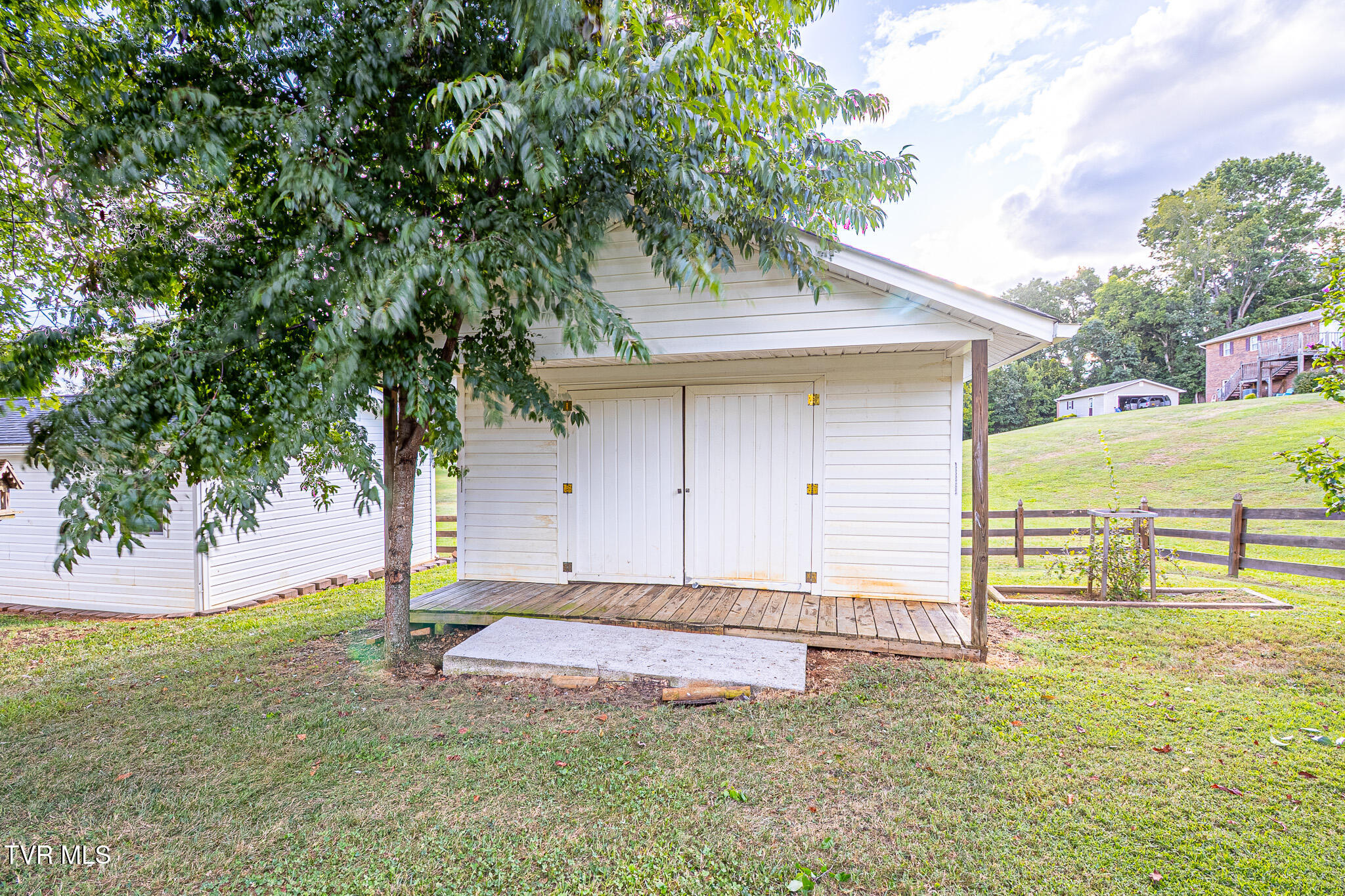 4253 Carters Valley Road Church Hill, TN 37642 - Photo 33 of 43 673A6423-HDR