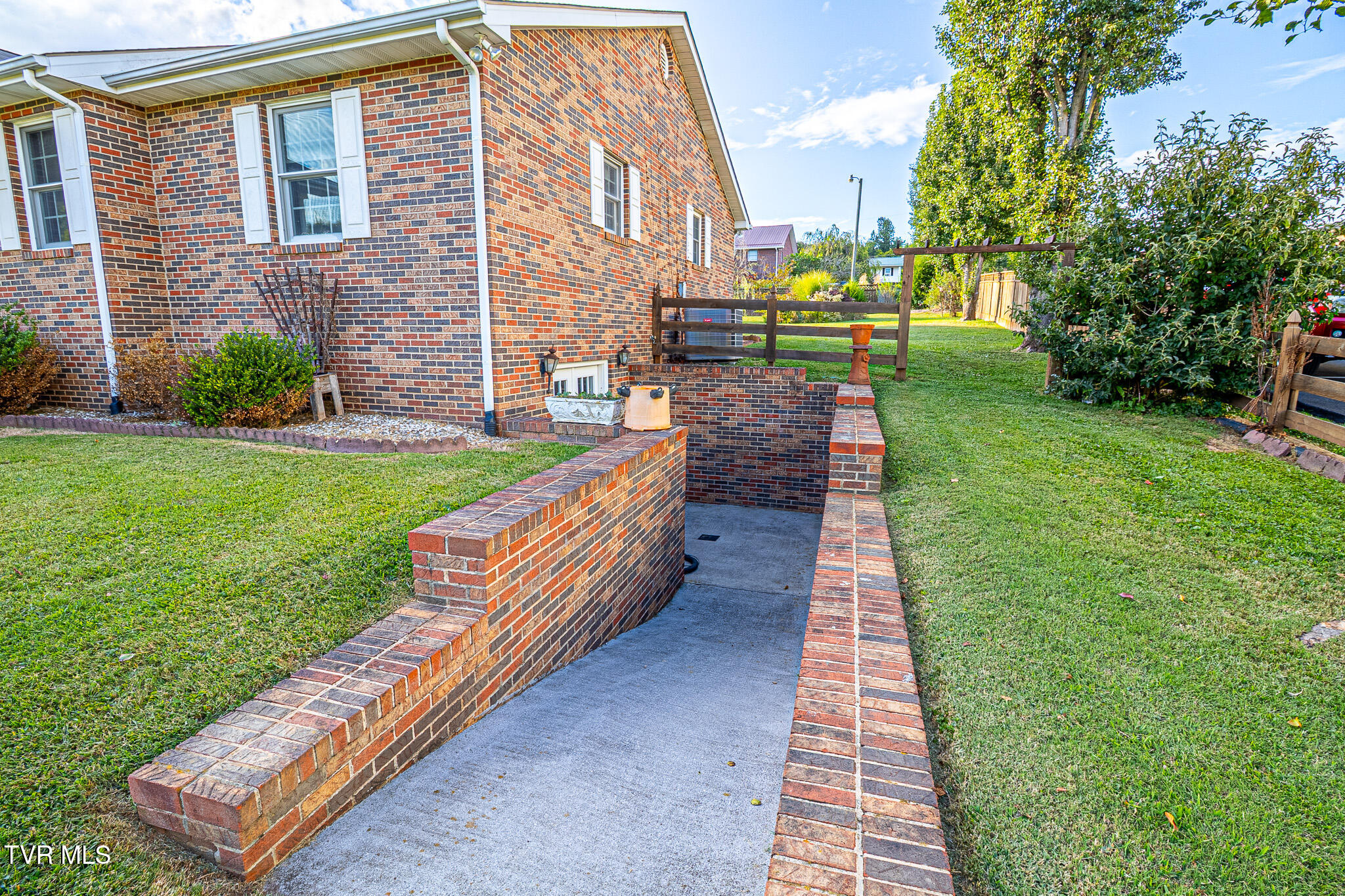 4253 Carters Valley Road Church Hill, TN 37642 - Photo 35 of 43 673A6443-HDR